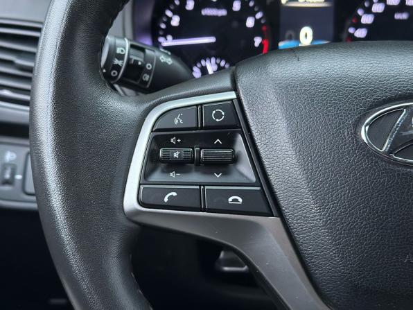 Hyundai Solaris II Рестайлинг с пробегом 2021 года, цена 1 359 000 рублей, 130418 км, седан, Автокод Объявления