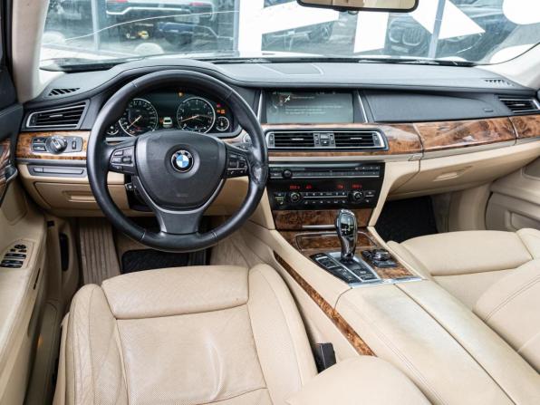 BMW 7 серии V (F01/F02/F04) Рестайлинг с пробегом 2012 года, цена 2 100 000 рублей, 271774 км, седан, Автокод Объявления