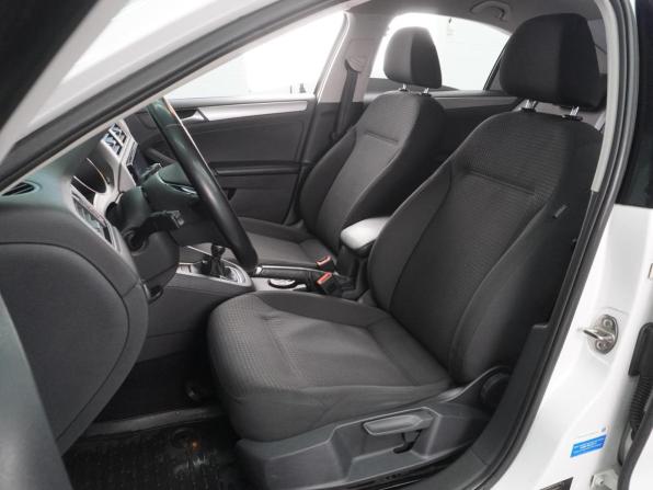 Volkswagen Jetta VI Рестайлинг с пробегом 2015 года, цена 1 199 000 рублей, 174872 км, седан, Автокод Объявления