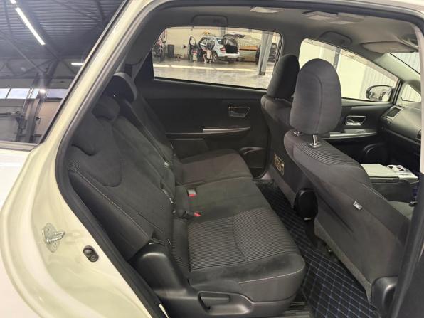 Toyota Prius Alpha I (ZVW40/41) Рестайлинг с пробегом 2015 года, цена 1 397 000 рублей, 118775 км, минивэн, Автокод Объявления