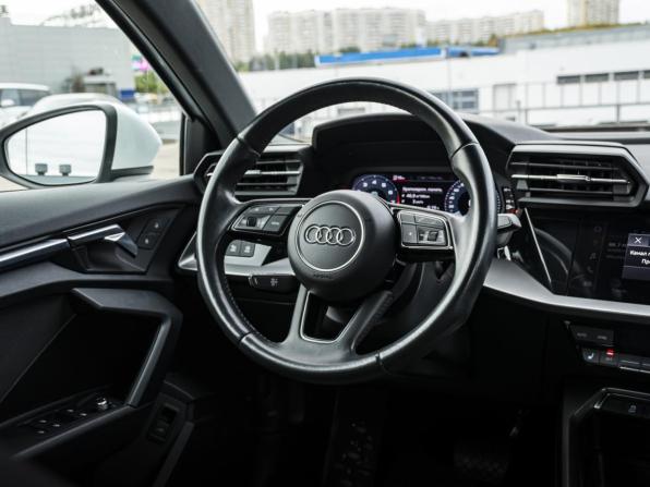 Audi A3 IV (8Y) с пробегом 2021 года, цена 2 749 000 рублей, 59341 км, хэтчбек, Автокод Объявления
