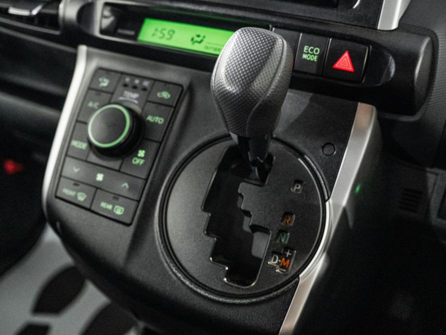 Toyota Wish II Рестайлинг Иркутск  - изображение 13