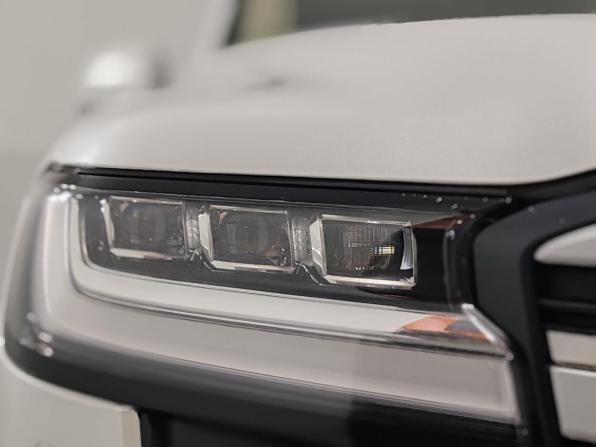 Toyota Land Cruiser 300 Series с пробегом 2022 года, цена 9 999 000 рублей, 45930 км, внедорожник, Автокод Объявления