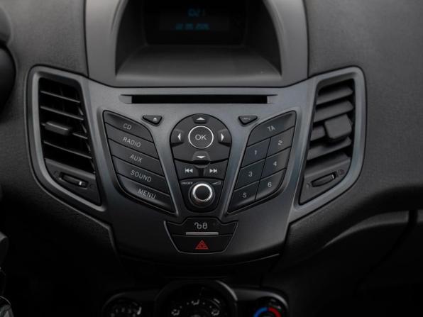 Ford Fiesta Mk6 Рестайлинг с пробегом 2016 года, цена 799 000 рублей, 123750 км, хэтчбек, Автокод Объявления