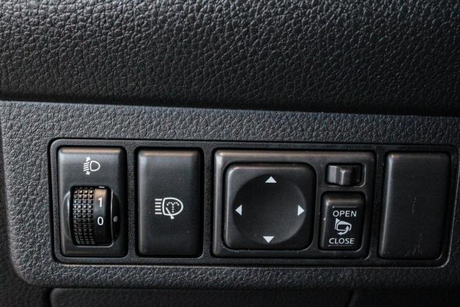 Nissan Tiida I Рестайлинг с пробегом 2010 года, цена 599 000 рублей, 182195 км, хэтчбек, Автокод Объявления