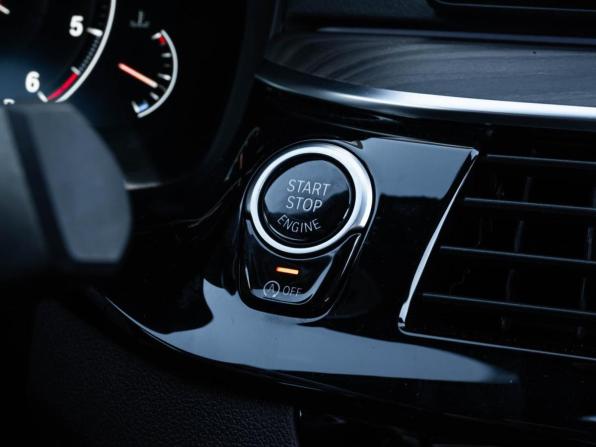 BMW 5 серии VII (G30/G31/G38) с пробегом 2019 года, цена 4 098 000 рублей, 93250 км, седан, Автокод Объявления