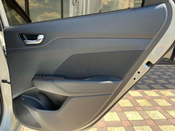 Hyundai Solaris II с пробегом 2018 года, цена 1 420 000 рублей, 111946 км, седан, Автокод Объявления