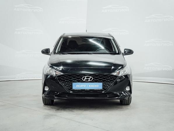 Hyundai Solaris II Рестайлинг с пробегом 2020 года, цена 1 370 000 рублей, 68000 км, седан, Автокод Объявления