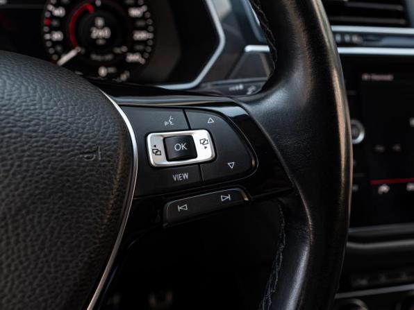 Volkswagen Tiguan II с пробегом 2018 года, цена 2 015 000 рублей, 310165 км, внедорожник, Автокод Объявления