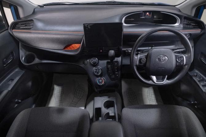 Toyota Sienta II Рестайлинг с пробегом 2019 года, цена 1 329 000 рублей, 108575 км, компактвэн, Автокод Объявления