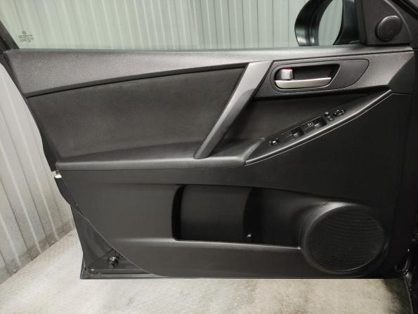 Mazda 3 II (BL) Рестайлинг с пробегом 2012 года, цена 865 000 рублей, 228900 км, седан, Автокод Объявления