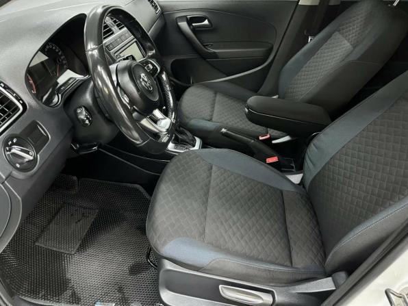 Volkswagen Polo V Рестайлинг с пробегом 2019 года, цена 1 177 187 рублей, 143803 км, седан, Автокод Объявления