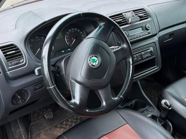 Skoda Fabia II Рестайлинг с пробегом 2011 года, цена 590 000 рублей, 105000 км, хэтчбек, Автокод Объявления