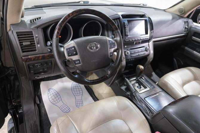 Toyota Land Cruiser 200 Series с пробегом 2010 года, цена 3 329 000 рублей, 233000 км, внедорожник, Автокод Объявления