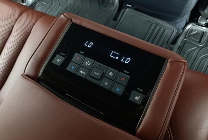 Lexus LX III Рестайлинг 2 с пробегом 2017 года, цена 6 950 000 рублей, 237043 км, внедорожник, Автокод Объявления