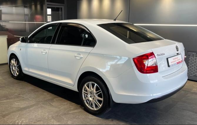 Skoda Rapid I с пробегом 2014 года, цена 979 000 рублей, 185000 км, лифтбек, Автокод Объявления