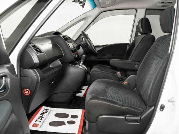 Nissan Serena IV (C26) с пробегом 2015 года, цена 1 299 500 рублей, 200399 км, минивэн, Автокод Объявления