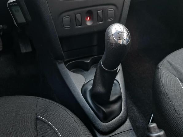 Renault Logan II Рестайлинг с пробегом 2019 года, цена 1 349 000 рублей, 53241 км, седан, Автокод Объявления