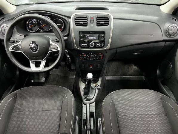 Renault Logan II Рестайлинг с пробегом 2022 года, цена 1 070 000 рублей, 66208 км, седан, Автокод Объявления