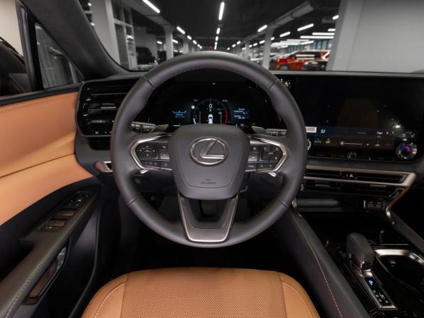 Lexus RX V с пробегом 2026 года, цена 7 950 000 рублей, 68 км, внедорожник, Автокод Объявления