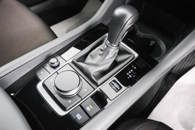 Mazda 3 IV (BP) с пробегом 2021 года, цена 2 069 000 рублей, 13250 км, хэтчбек, Автокод Объявления