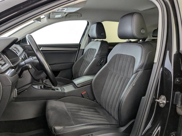 Skoda Superb III Рестайлинг с пробегом 2022 года, цена 3 400 000 рублей, 73321 км, лифтбек, Автокод Объявления