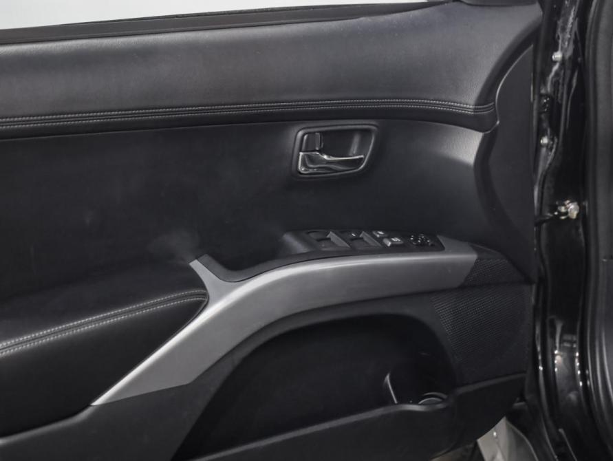 Mitsubishi Outlander II Рестайлинг Санкт-Петербург  - изображение 16