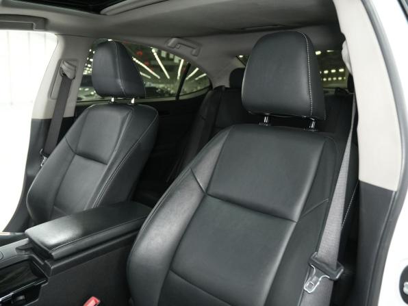 Lexus ES VI с пробегом 2013 года, цена 1 930 000 рублей, 194000 км, седан, Автокод Объявления