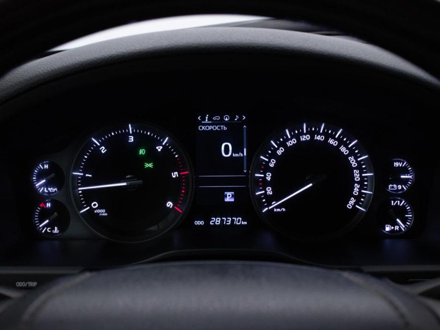 Toyota Land Cruiser 200 Series Рестайлинг 2 Москва  - изображение 14
