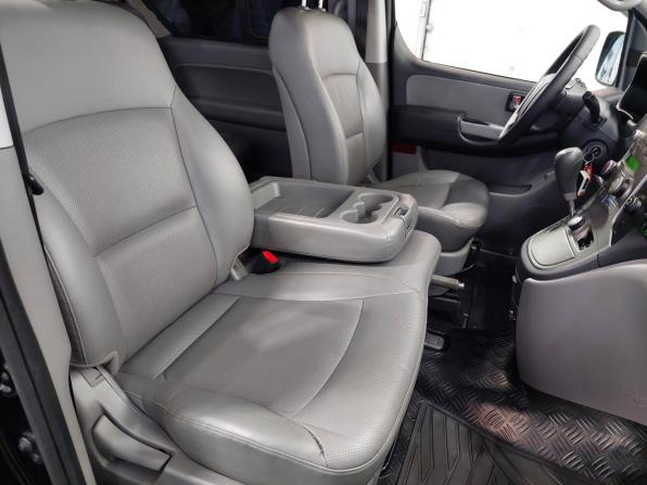 Hyundai Grand Starex I Рестайлинг с пробегом 2015 года, цена 2 450 000 рублей, 198000 км, минивэн, Автокод Объявления