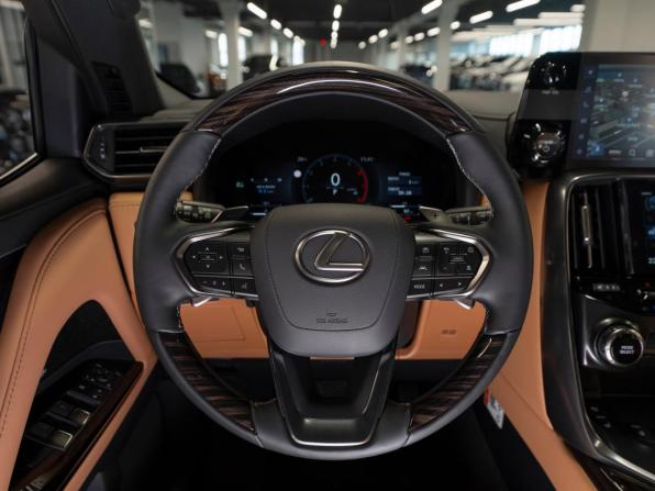 Lexus LX IV с пробегом 2025 года, цена 17 530 000 рублей, 19 км, внедорожник, Автокод Объявления