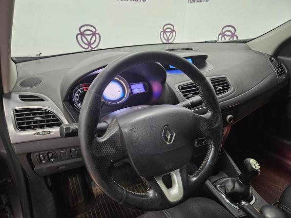 Renault Fluence I Рестайлинг с пробегом 2013 года, цена 622 000 рублей, 252127 км, седан, Автокод Объявления