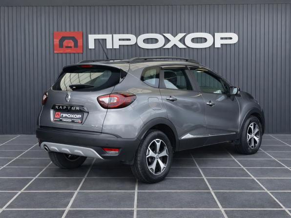 Renault Kaptur I Рестайлинг с пробегом 2021 года, цена 1 637 000 рублей, 79998 км, внедорожник, Автокод Объявления