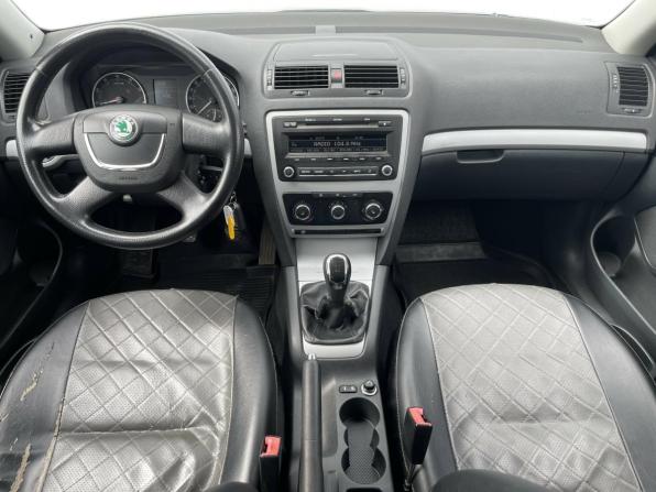 Skoda Octavia II (A5) Рестайлинг с пробегом 2012 года, цена 798 700 рублей, 220380 км, лифтбек, Автокод Объявления