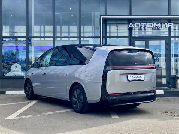 Li Auto (Lixiang) Mega с пробегом 2024 года, цена 7 849 000 рублей, 2800 км, минивэн, Автокод Объявления