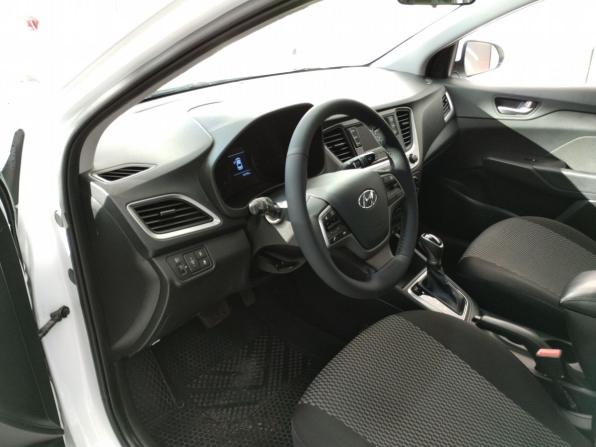 Hyundai Solaris II с пробегом 2018 года, цена 1 420 000 рублей, 136729 км, седан, Автокод Объявления