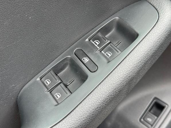 Volkswagen Jetta VI Рестайлинг с пробегом 2014 года, цена 930 000 рублей, 236600 км, седан, Автокод Объявления