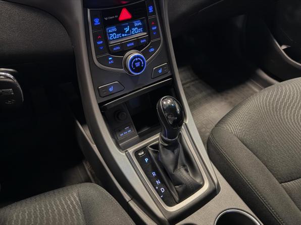 Hyundai Elantra V (MD) Рестайлинг с пробегом 2014 года, цена 1 029 000 рублей, 143000 км, седан, Автокод Объявления
