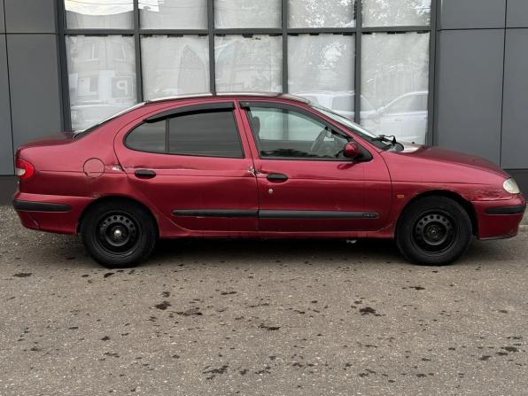 Renault Megane I Рестайлинг с пробегом 2001 года, цена 155 000 рублей, 220000 км, седан, Автокод Объявления