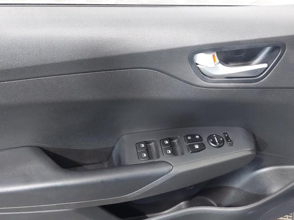 Hyundai Solaris II Рестайлинг с пробегом 2021 года, цена 1 430 000 рублей, 91498 км, седан, Автокод Объявления