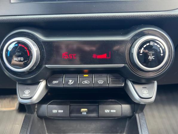 Kia Rio IV Рестайлинг с пробегом 2021 года, цена 1 775 000 рублей, 74110 км, хэтчбек, Автокод Объявления