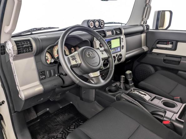 Toyota FJ Cruiser с пробегом 2022 года, цена 8 725 000 рублей, 14409 км, внедорожник, Автокод Объявления