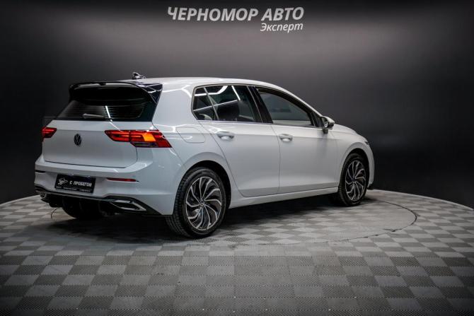 Volkswagen Golf VIII с пробегом 2022 года, цена 2 455 000 рублей, 61561 км, хэтчбек, Автокод Объявления