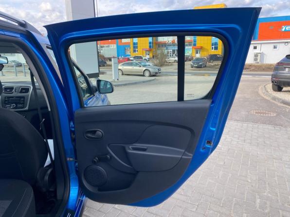 Renault Sandero II Рестайлинг с пробегом 2021 года, цена 1 400 000 рублей, 105477 км, хэтчбек, Автокод Объявления