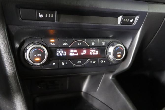 Mazda 3 III (BM) с пробегом 2017 года, цена 1 299 990 рублей, 150662 км, седан, Автокод Объявления
