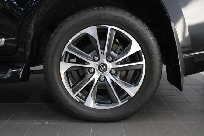 Toyota Land Cruiser 200 Series Рестайлинг 2 с пробегом 2019 года, цена 9 250 000 рублей, 91000 км, внедорожник, Автокод Объявления