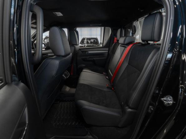 Toyota Hilux VIII Рестайлинг 2 с пробегом 2025 года, цена 7 750 000 рублей, 34 км, пикап, Автокод Объявления