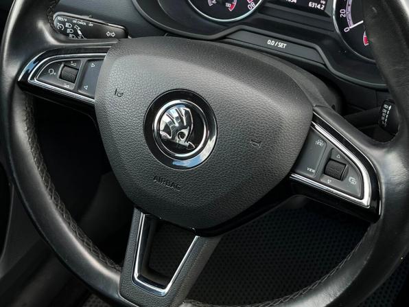 Skoda Octavia III (A7) Рестайлинг с пробегом 2019 года, цена 1 658 900 рублей, 141554 км, лифтбек, Автокод Объявления