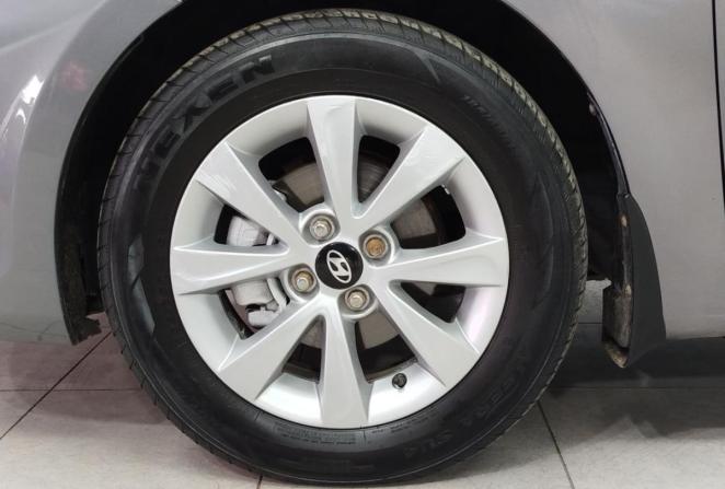 Hyundai Solaris I с пробегом 2012 года, цена 890 000 рублей, 180240 км, хэтчбек, Автокод Объявления