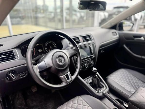 Volkswagen Jetta VI с пробегом 2014 года, цена 950 000 рублей, 232087 км, седан, Автокод Объявления